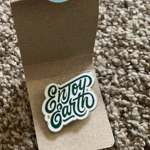 Enjoy Earth pin